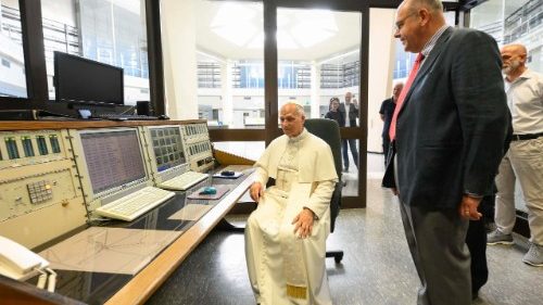 Radio Vaticana celebra il World Radio Day con sette programmi multilingue 