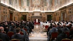 Popiežius Leonas XIV ir pranciškonų konventualų bei trinitorių kapitulų dalyviai