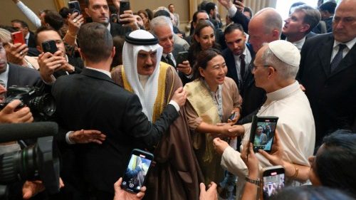 El Papa: Una buena acción política puede contribuir a la paz