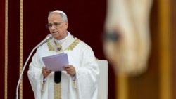 Leon XIV podczas Mszy św. z okazji uroczyści Najświętszego Ciała i Krwi Chrystusa