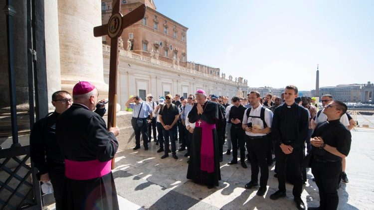 Majandokasisi wamepitia katika Lango kuu la Jubilei