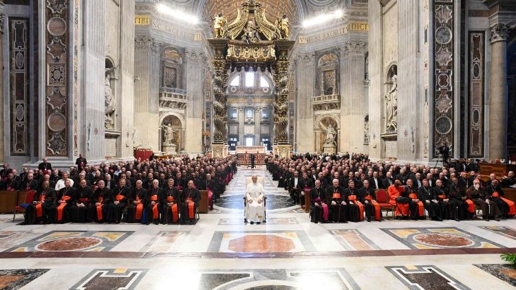 Pope Leo with prelates taking part in the Jubilee for Bishops