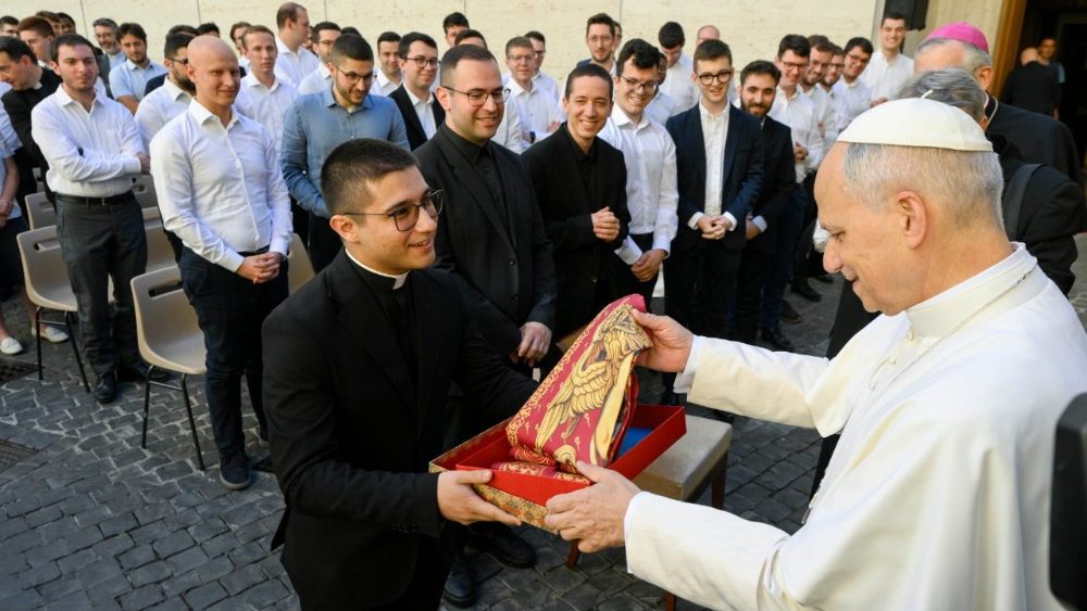 Папа Леў XIV з семінарыстамі дыяцэзіі Трывэнета