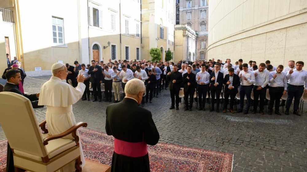 Папа Леў XIV з семінарыстамі дыяцэзіі Трывэнета