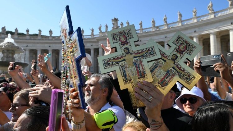 Паломники на площади Святого Петра (25 июня 2025 г.)