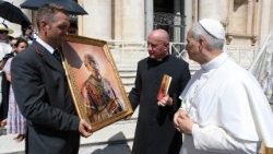 Papież Leon XIV pobłogosławił obraz św. Andrzeja Boboli, który przywiózł ks. Krzysztof Korcz