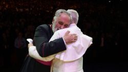 Pāvests tiekas ar priesteriem