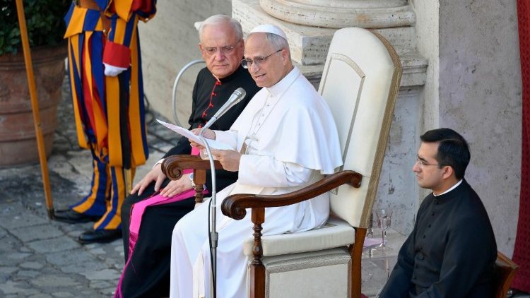 A audiência foi no Pátio São Dâmaso, no Vaticano