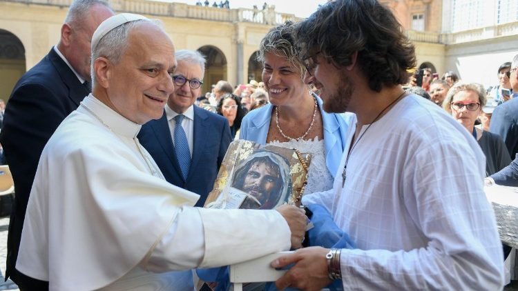 A audiência foi no Pátio São Dâmaso, no Vaticano