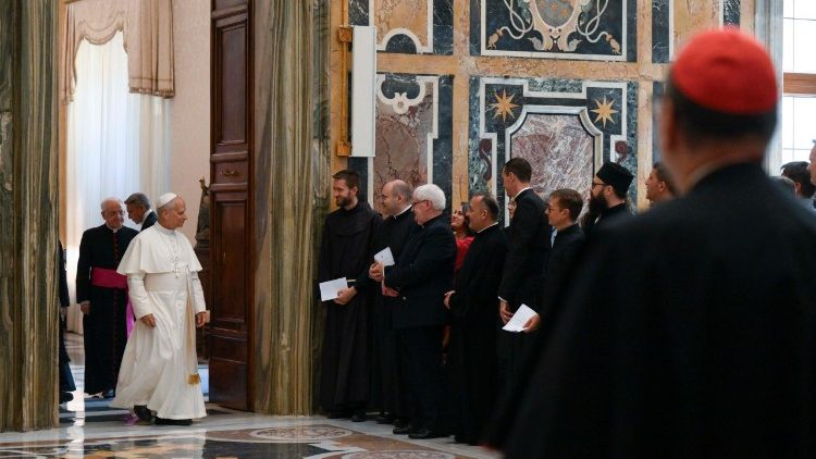 Լեւոն ԺԴ. հանդիպումը «ROACO»ի ժողովականներուն հետ