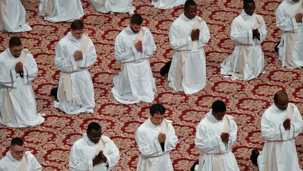 Mesha e Shenjtë me Shugurime Meshtarake (@VaticanMedia)