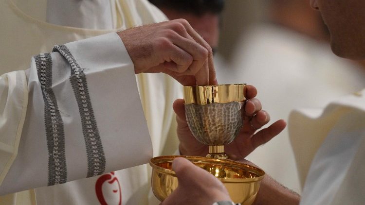 Mashemasi ni wahudumu wa Neno na Sakramenti za Kanisa