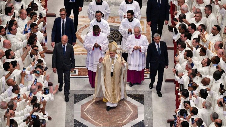 Der Papst während einer Messe mit Priesterweihen, 27. Juni 2025 