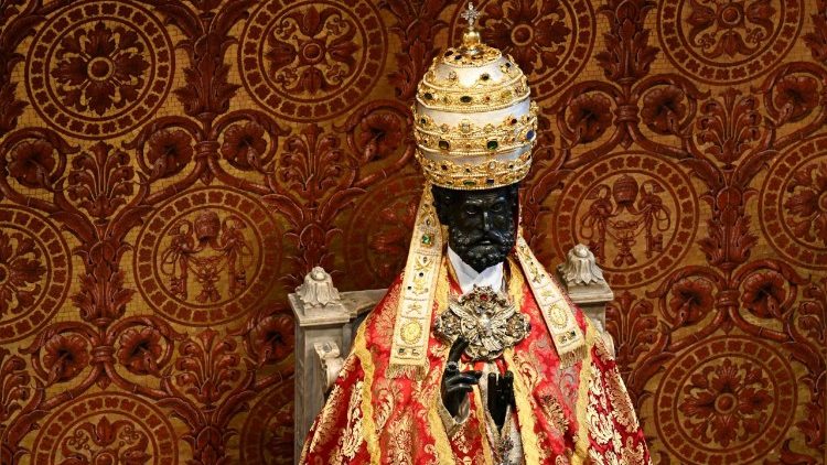 Nałożenie paliuszy dokonało się w uroczystość Świętych Apostoł&oacute;w Piotra i Pawła w Bazylice Watykańskiej