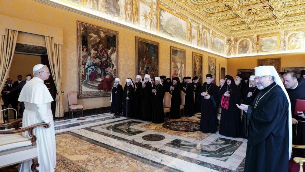 La papa Leon al XIV-lea, membrii Sinodului Bisericii greco-catolice din Ucraina