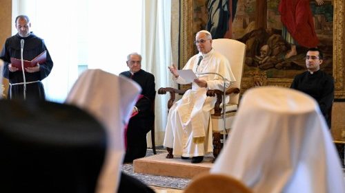 Lev XIV: Válka na Ukrajině je nesmyslná, modlím se za co nejrychlejší návrat míru