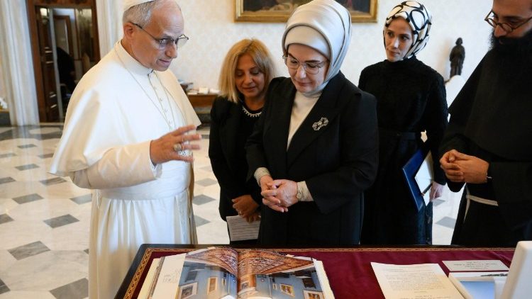 Leonas XIV ir Emine Erdoğan