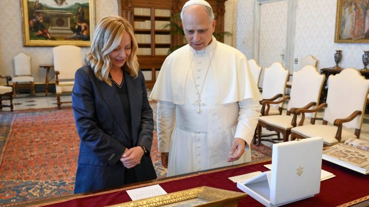 Premi&eacute;rka vl&aacute;dy s p&aacute;pežom Leonom XIV.