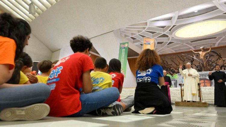 Trzeba budować mosty, a odrzucać nienawiść - wskazywał Leon XIV