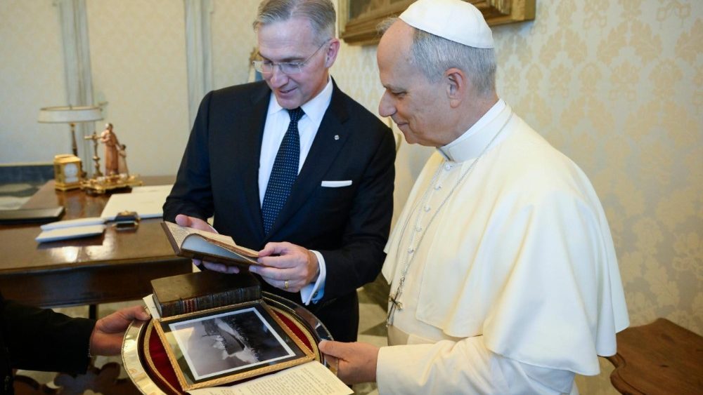 La papa Leon al XIV-lea, cavalerul suprem Patrick E. Kelly