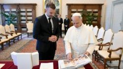 2025.07.04 Masolo ma Pàpa nà mbulamatrari ya Monténégro, S.E. Milojko Spajic, o mokolo mwa minei ya sànzà ya yuli 2025.