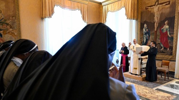 البابا لاوُن الرابع عشر يستقبل الراهبات الأغسطينيات خادمات يسوع ومريم ٥ تموز يوليو ٢٠٢٥
