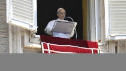 Popiežius meldėsi už potvynio Teksase aukas