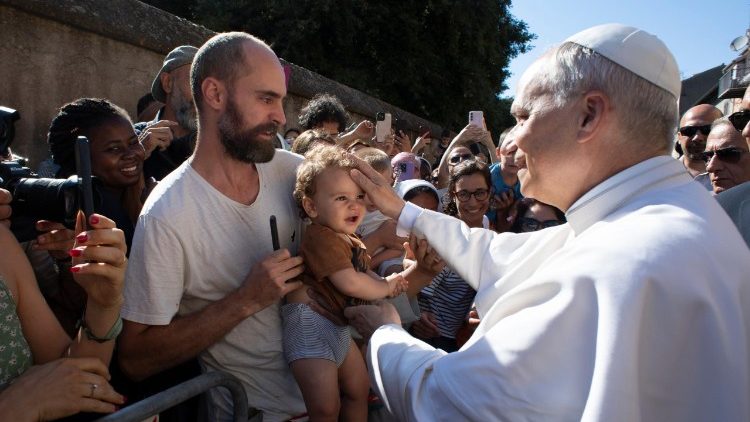 Pope Leo greeting the faithful upon arriving at Castel Gandolfo