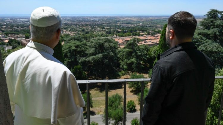Devant la campagne de Castel Gandolfo. 