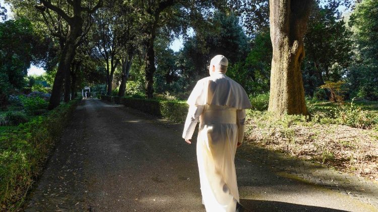 Leon XIV podczas jednego z pobytów w Castel Gandolfo
