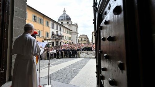 O Papa: rezemos pela paz e por aqueles que sofrem devido a guerras e violências