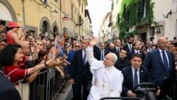 Papež pozdravlja prebivalce Castel Gandolfa, 13. julij 2025