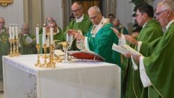 Baba Mtakatifu Leo XIV akiadhimisha Ibada ya Misa Takatifu kwenye Parokia ya KIpapa ya "San Tommaso da Villanova " Ikulu Ndogo ya Castel Gandolfo