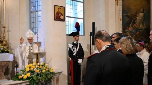 Mässa med karabinjärer. Påve Leo: Onskan segrar aldrig