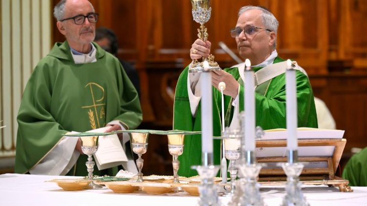 البابا لاون الرابع عشر يترأس الاحتفال بالقداس الإلهي في كاتدرائية ألبانو