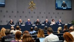Conferință de presă de prezentare a Jubileului tinerilor (28 iulie-3 august) - 23 iulie 2025, Sala de Presă a Sfântului Scaun