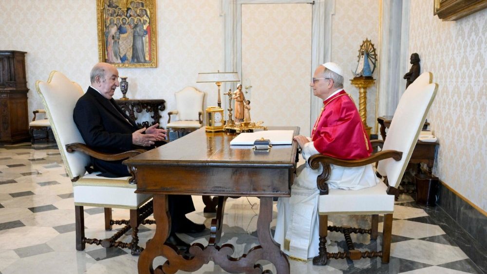 El Papa León XIV y el Presidente de Argelia el jueves 24 de julio de 2025 en el Vaticano.