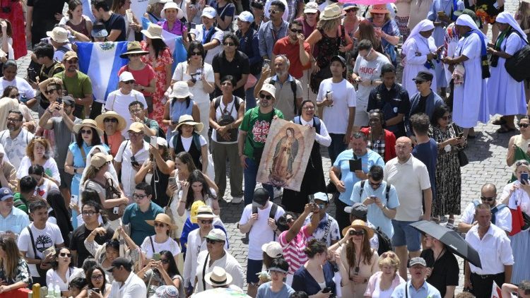 Waamini katika Uwanja wa Mtakatifu Petro