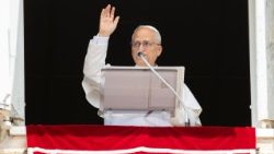 Papież podczas modlitwy Anioł Pański