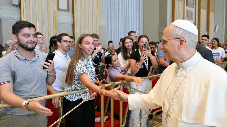 2025.07.29 Papa na Makatekuni na wabatizwa wapya wa Ufaransa.