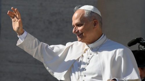 Lev XIV. navšt&iacute;vil v nemocnici chor&eacute;ho Ignacia z Jubilea mlad&yacute;ch