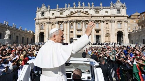 O Papa: “bulimia” de ligações nas redes sociais, comunicar com honestidade e prudência