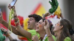 البابوات والشبيبة والفرح الحقيقي الذي هو اللقاء مع الرب يسوع