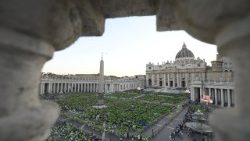 2025.08.01 Jubileul tinerilor. Sfânta Liturghie a tinerilor spanioli.