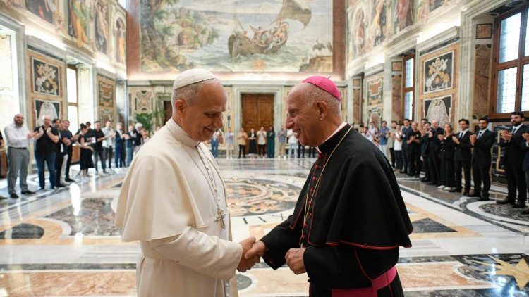 Papa akutana na wasanii watakaongoza mkesha wa vijana