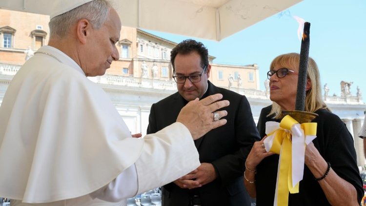 Lev XIV. požehnal pochodeň, která bude hořet na symbolických místech první světové války.