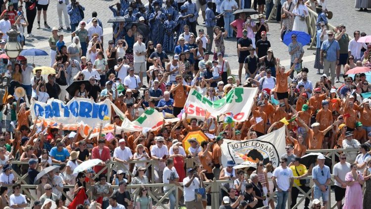 Паломники на площади Святого Петра (10 августа 2025 г.)