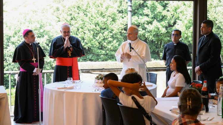 Papa amekula chakula na maskini