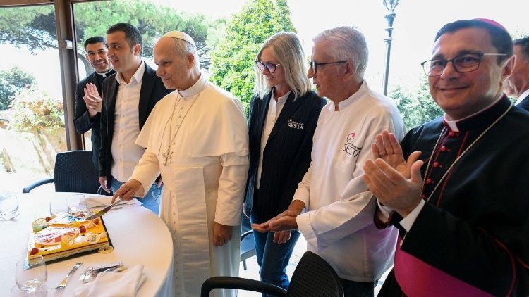 Papa amekula chakula na maskini