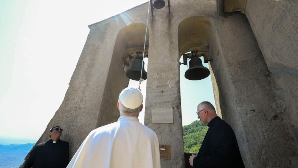Візіт у санктуарый на гары Ментарэла